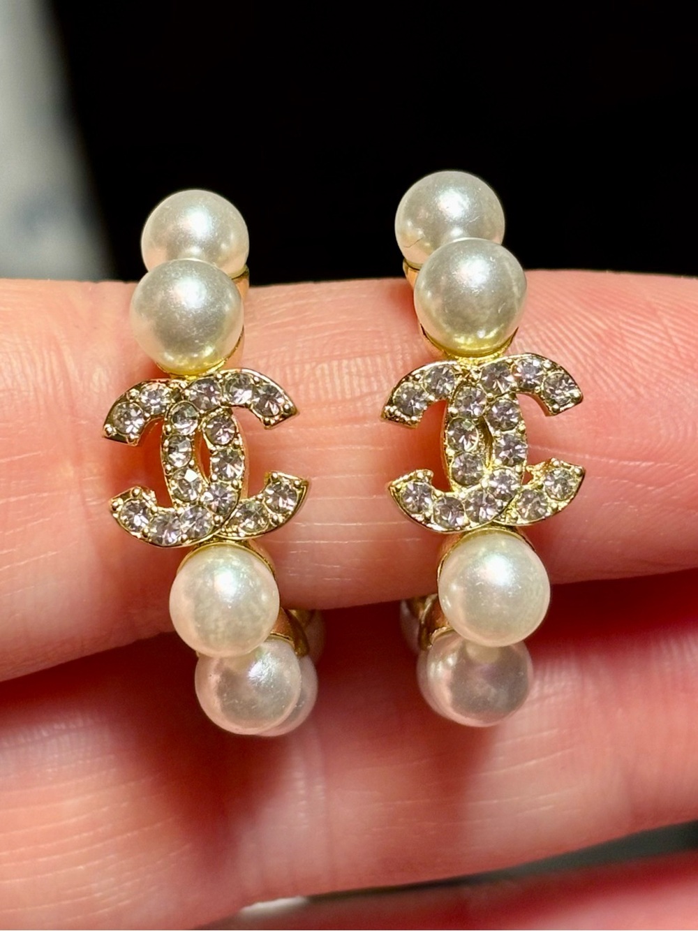 Fashion Jewelry Gold Pearl Hoop Earrings with Crystal Motif